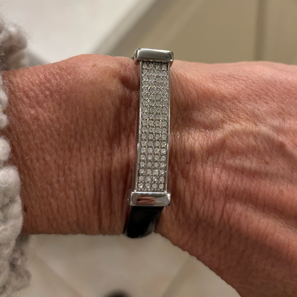 Elegant Silver Bracelet with Crystal Accents